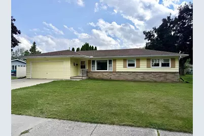 2122 N Hawthorne Park Drive, Janesville, WI 53545 - Photo 35