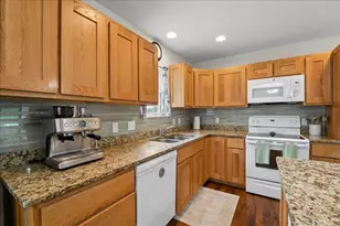 721 Grove St, Baraboo, WI 53913 - Photo 13