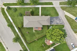 721 Grove St, Baraboo, WI 53913 - Photo 47
