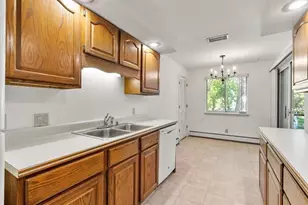 1502 Wheeler Rd, Madison, WI 53704 - Photo 9