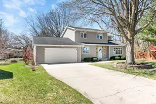 17 Park Crest Ct, Madison, WI 53711 - Photo 1