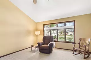 17 Park Crest Ct, Madison, WI 53711 - Photo 9