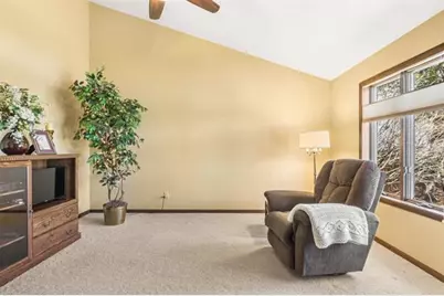 17 Park Crest Court, Madison, WI 53711 - Photo 7