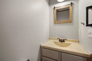 3702 Spring Hill Ct, Middleton, WI 53562 - Photo 19