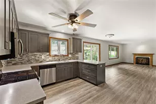 3702 Spring Hill Ct, Middleton, WI 53562 - Photo 11