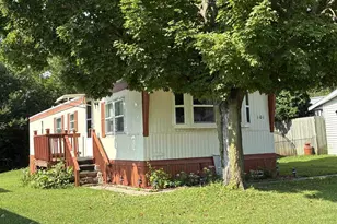 101 Falling Creek Dr, Janesville, WI 53548 - Photo 1