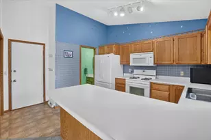 1223 Alpine Dr, Janesville, WI 53546 - Photo 11