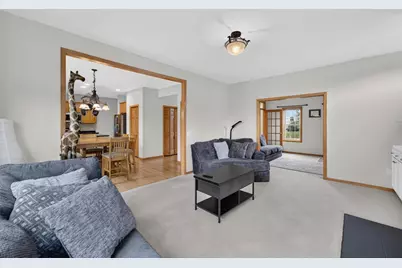 5685 Kinsale Drive, Fitchburg, WI 53711 - Photo 9