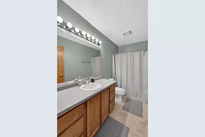 213 Broadway Drive, Sun Prairie, WI 53590 - Photo 7