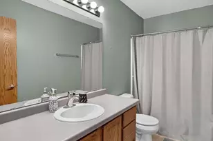 213 Broadway Dr, Sun Prairie, WI 53590 - Photo 7
