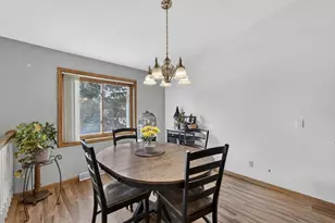 213 Broadway Dr, Sun Prairie, WI 53590 - Photo 5