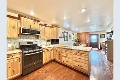 709 East Street, Clinton, WI 53525 - Photo 5