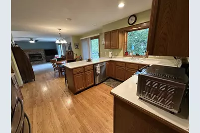 1643 Erin Hill, Stoughton, WI 53589 - Photo 9