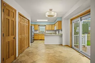 418 E Hill Pkwy, Madison, WI 53718 - Photo 11