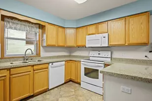 418 E Hill Pkwy, Madison, WI 53718 - Photo 15