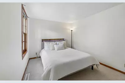 2946 Waubesa Avenue, Madison, WI 53711 - Photo 39