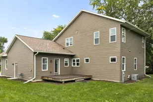 5571 Cheryl Dr, Fitchburg, WI 53711 - Photo 5