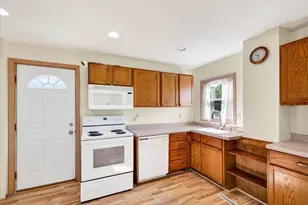 627 S Center St, Beaver Dam, WI 53916 - Photo 11