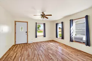 627 S Center St, Beaver Dam, WI 53916 - Photo 7