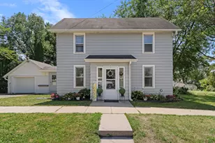 401 Columbia Ave, DeForest, WI 53532 - Photo 1