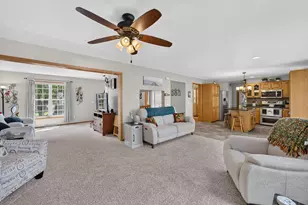 772 Edward St, Verona, WI 53593 - Photo 5