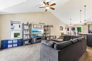808 Hanksfield Pl, Prairie Du Sac, WI 53578 - Photo 3