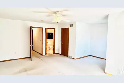 1029 Melvin Court, Madison, WI 53704 - Photo 9