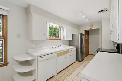 402 E Dean Avenue, Madison, WI 53716 - Photo 5
