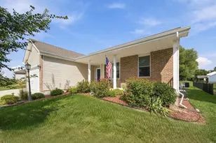 702 Merlot Ln, Cambridge, WI 53523 - Photo 3
