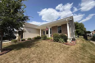 702 Merlot Ln, Cambridge, WI 53523 - Photo 3