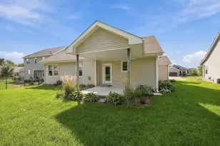 702 Merlot Ln, Cambridge, WI 53523 - Photo 5
