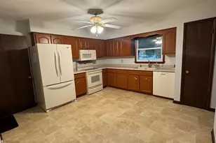 4718 Eldorado Ln, Madison, WI 53716 - Photo 3