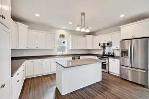 1229 Patriot Way, Sun Prairie, WI 53590 - Photo 9