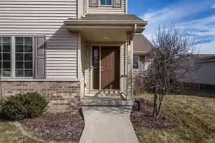 2666 Dungarvan Rd, Fitchburg, WI 53711 - Photo 3