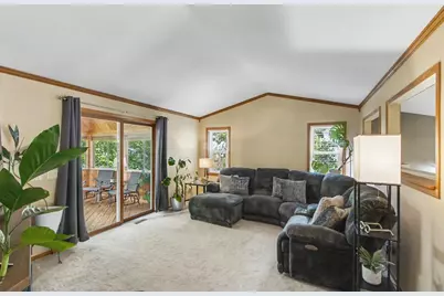 5642 Irongate Drive, Madison, WI 53716 - Photo 9