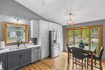 5642 Irongate Drive, Madison, WI 53716 - Photo 7