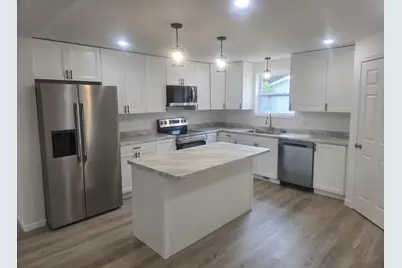205 W Broadway Street, Rock Springs, WI 53961 - Photo 5