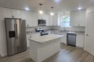 205 W Broadway St, Rock Springs, WI 53961 - Photo 5