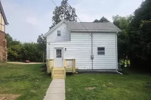 205 W Broadway St, Rock Springs, WI 53961 - Photo 23