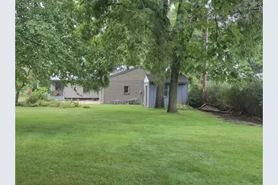 19 E Auburn Drive, Beloit, WI 53511 - Photo 3