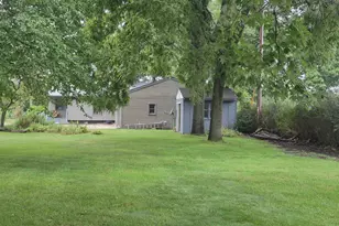 19 E Auburn Dr, Beloit, WI 53511 - Photo 3