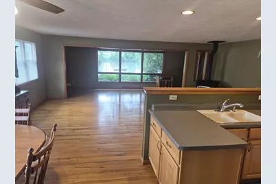 19 E Auburn Drive, Beloit, WI 53511 - Photo 7