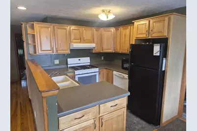 19 E Auburn Drive, Beloit, WI 53511 - Photo 9