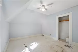 1227 Spaight St, Madison, WI 53703 - Photo 9