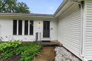5 Yorktown Cir, Madison, WI 53711 - Photo 11