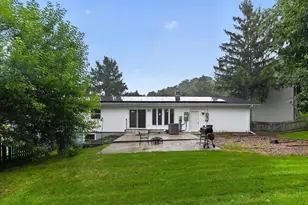 5 Yorktown Cir, Madison, WI 53711 - Photo 17