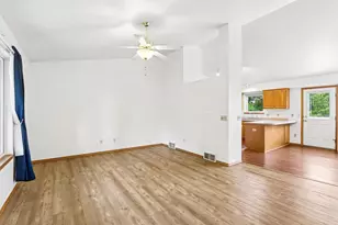 941 Vista Ridge Dr, Mount Horeb, WI 53572 - Photo 3