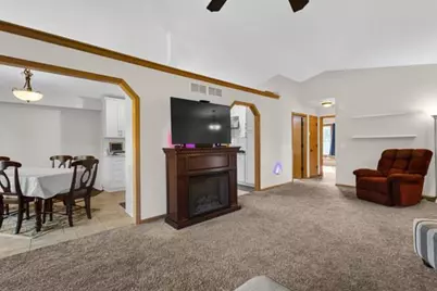 829 Edgemore Drive, Sun Prairie, WI 53590 - Photo 11