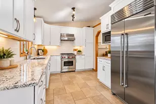 829 Edgemore Dr, Sun Prairie, WI 53590 - Photo 1