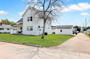 514 E Iowa St, Prairie Du Chien, WI 53821 - Photo 5